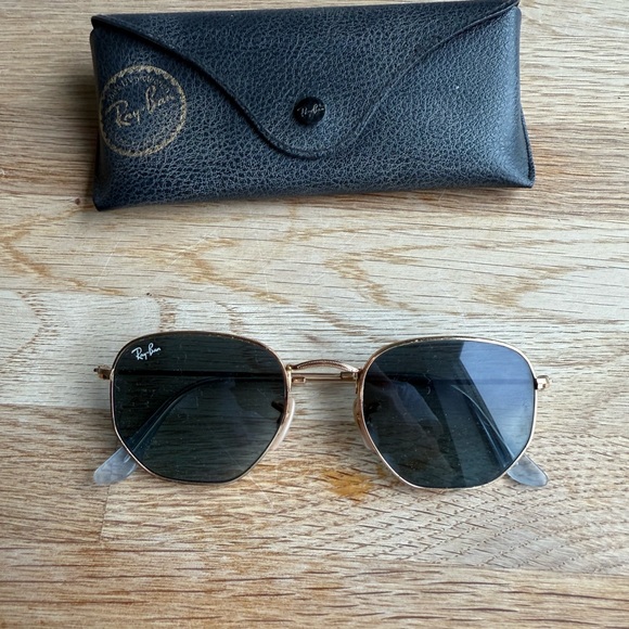 Ray-Ban Classic Gold Frame Sunglasses - Picture 1 of 3